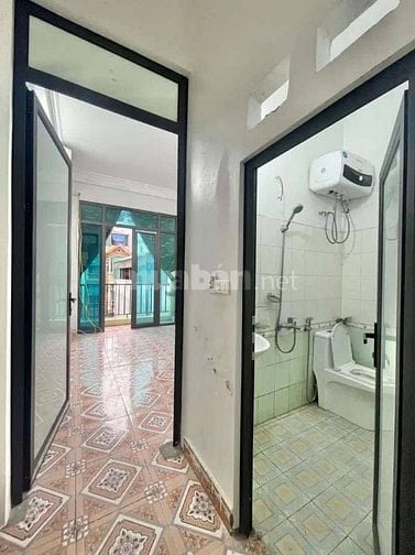 Cho thuê nhà ngõ oto Bằng Liệt- Hoàng Mai -GIÁ 10tr 