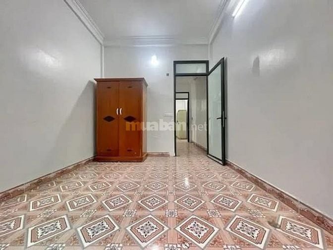 Cho thuê nhà ngõ oto Bằng Liệt- Hoàng Mai -GIÁ 10tr 