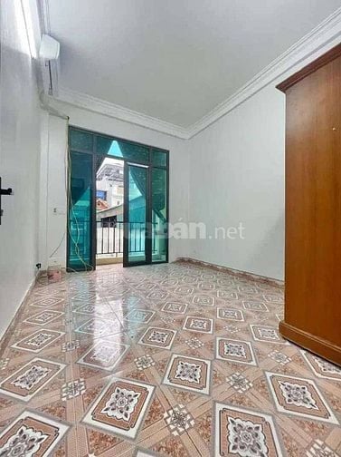 Cho thuê nhà ngõ oto Bằng Liệt- Hoàng Mai -GIÁ 10tr 