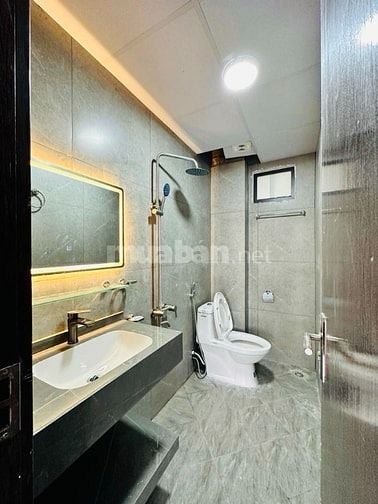 Bắc Từ Liêm 30m2 Ô Tô Vào Trong Nhà - Cách Ô Tô Tránh 80m - 5 Tỷ 9