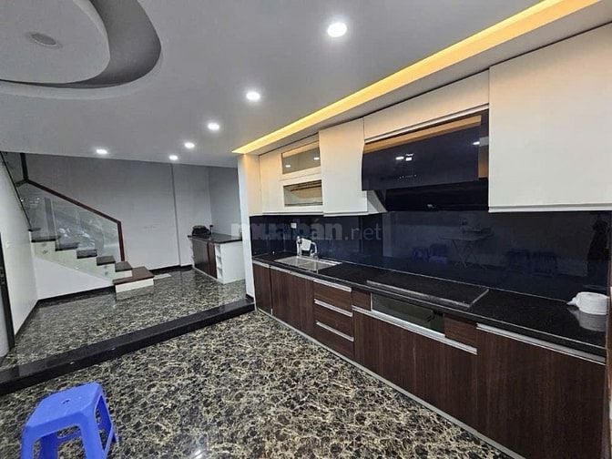 Bán nhà ngõ Ô tô Dt 50m  5 tầng M 4.2m Giá12.95 tỷ Thạch Bàn  