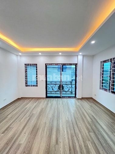 Bắc Từ Liêm 30m2 Ô Tô Vào Trong Nhà - Cách Ô Tô Tránh 80m - 5 Tỷ 9