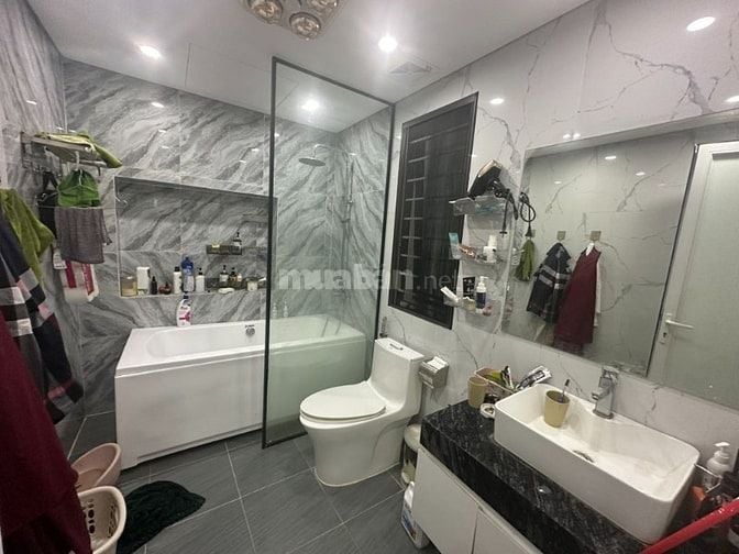 Nhà lô góc 35m2 Mỹ Đình, 6,5 tỷ- Thoáng mát, ngõ rộng, nông, gần ô tô