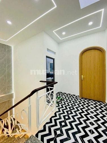 Bán nhà ngay Lê Thị Riêng, Q12. Giá: 1 tỷ 890tr/ 64m2, sổ hồng riêng
