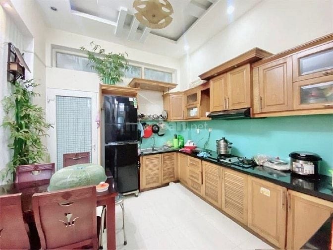 🌟 "Nhà Đẹp 3 Tầng – Vừa Ở Vừa Hốt Tiền Ngay Đường Chợ Lớn, Giá 2TỶ990