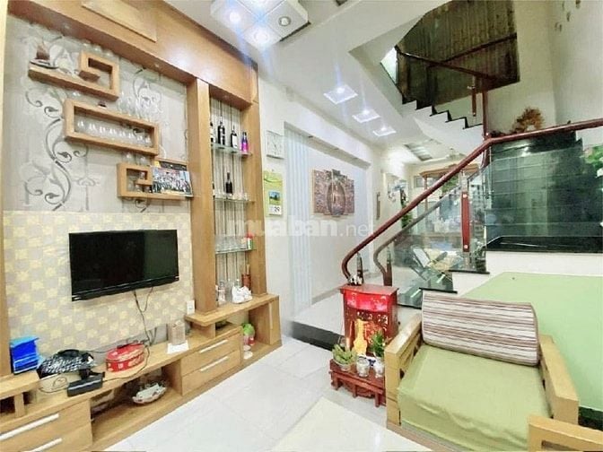 🌟 "Nhà Đẹp 3 Tầng – Vừa Ở Vừa Hốt Tiền Ngay Đường Chợ Lớn, Giá 2TỶ990