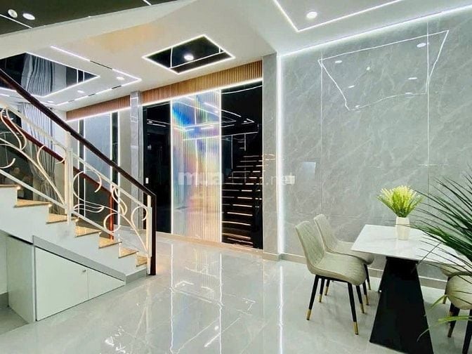 Bán nhà ngay Lê Thị Riêng, Q12. Giá: 1 tỷ 890tr/ 64m2, sổ hồng riêng