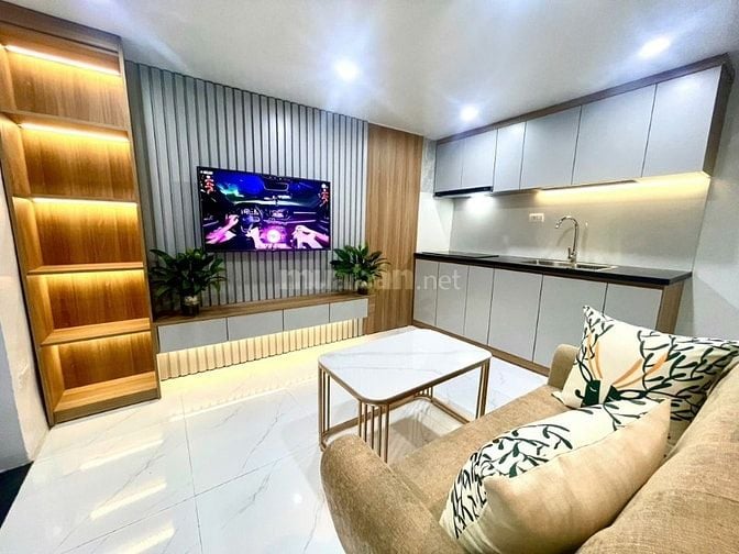 4.25 tỷ có mua được nhà 5 tầng lô góc 2 thoáng Trung tâm Quận Đống Đa?