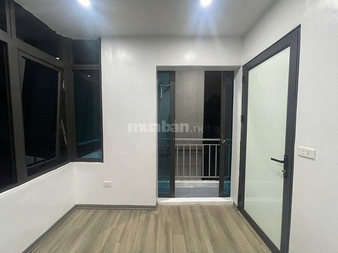 4.25 tỷ có mua được nhà 5 tầng lô góc 2 thoáng Trung tâm Quận Đống Đa?