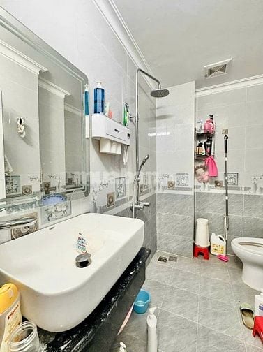 Nhà Huỳnh Văn Bánh, P.13, Q.PN, 40m2, giá 9,5T full nội thất cao cấp