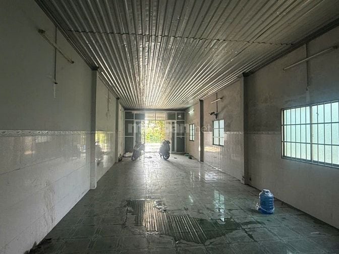 FLEX NHẸ NHÀ MẶT TIỀN DT 832 TRUNG TÂM LONG AN 240M2 BỰ CHÀ BÁ LỬA 