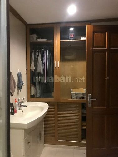 CHCC tòa CT5 Mỹ Đình Sông Đà. DT 132m2 gồm 4pn và 2vs, nhà 2 mặt tháng