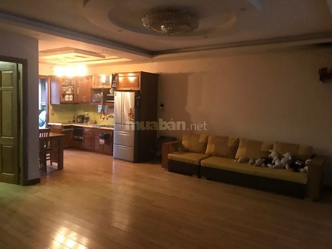CHCC tòa CT5 Mỹ Đình Sông Đà. DT 132m2 gồm 4pn và 2vs, nhà 2 mặt tháng