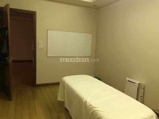 CHCC tòa CT5 Mỹ Đình Sông Đà. DT 132m2 gồm 4pn và 2vs, nhà 2 mặt tháng