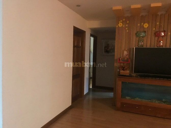 CHCC tòa CT5 Mỹ Đình Sông Đà. DT 132m2 gồm 4pn và 2vs, nhà 2 mặt tháng