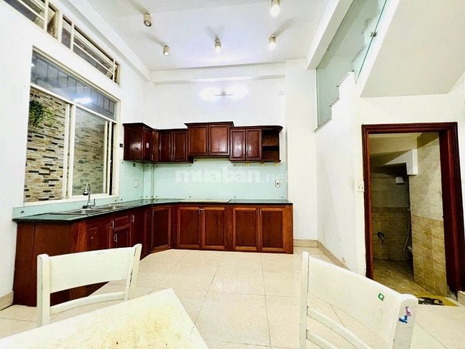 Bán nhà 2 lầu giá 6,6 tỷ phường BTĐ TP Thủ Đức