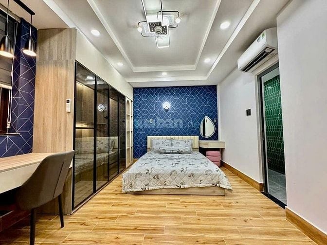 Bán gấp nhà 5x18m, 3 tầng, đường Phạm Văn Bạch, 7 tỉ 800tr 