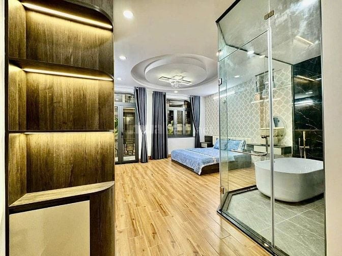 Bán gấp nhà 5x18m, 3 tầng, đường Phạm Văn Bạch, 7 tỉ 800tr 