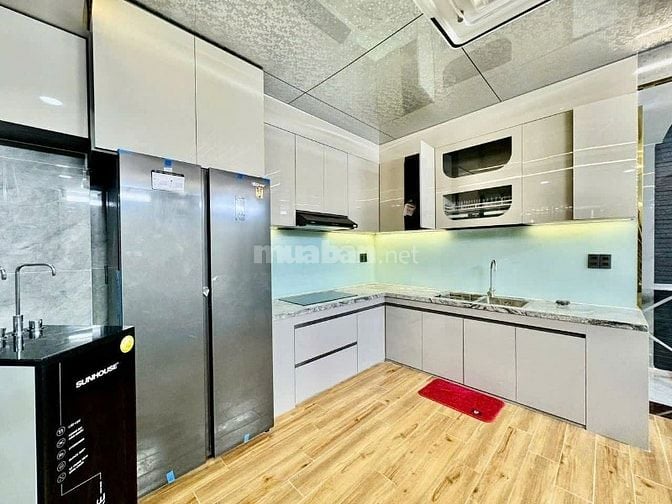 Bán gấp nhà 5x18m, 3 tầng, đường Phạm Văn Bạch, 7 tỉ 800tr 