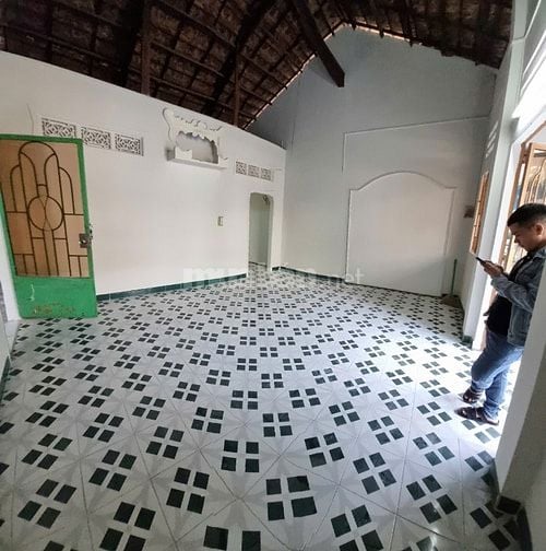 Nhà hẻm ngay Nguyễn Xiển, Long Bình, Q. 9 DT: 10,3x12m, giá 4.3 tỷ