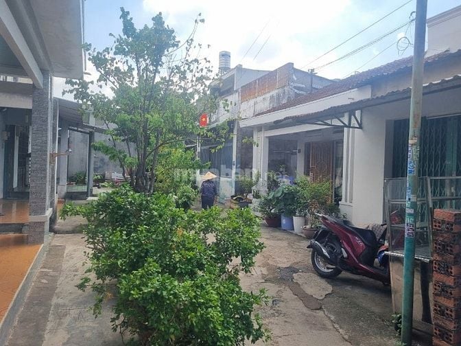 Nhà hẻm ngay Nguyễn Xiển, Long Bình, Q. 9 DT: 10,3x12m, giá 4.3 tỷ