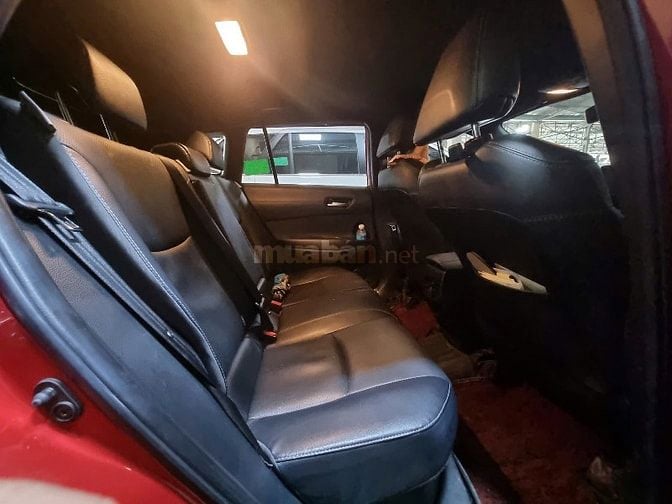 Bán xe Toyota cross hev, màu đỏ, 41000 km.