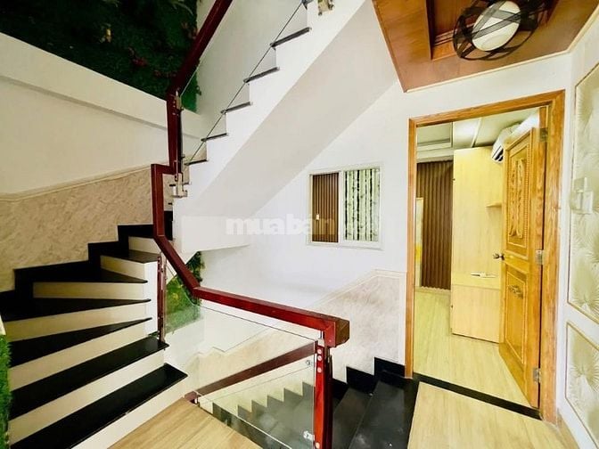 Bán gấp nhà ở đường Nam Kỳ Khởi Nghĩa, phường Võ Thị Sáu, quận 3, giá 