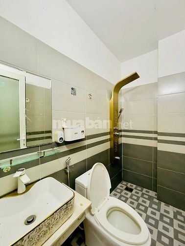 Bán gấp nhà ở đường Nam Kỳ Khởi Nghĩa, phường Võ Thị Sáu, quận 3, giá 