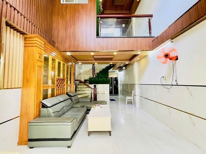 Bán gấp nhà ở đường Nam Kỳ Khởi Nghĩa, phường Võ Thị Sáu, quận 3, giá 