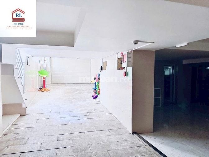 Cho Thuê Biệt Thự Mặt Tiền: 24 Trần Văn Sắc, P.Thảo Điền, Quận 2