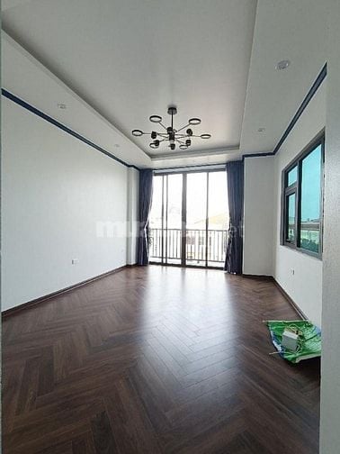 NHÀ MỚI 5 TẦNG LÔ GÓC KHU LÕI BỒ ĐỀ - MẶT NGÕ Ô TÔ TRÁNH - 13.6 TỶ