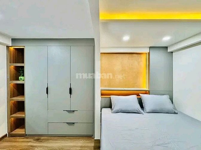 Bán gấp nhà Trần Hữu Trang, Phú Nhuận. Giá 2,65 tỷ/56m2, hẻm xe hơi 