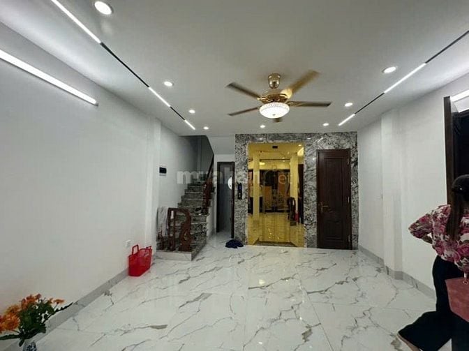 **Bán nhà lô góc Cầu Giấy – 71 m² – Giá 15.6 tỷ – Ô tô đỗ cửa, 