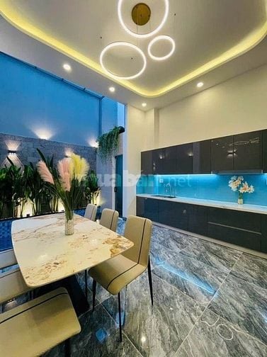 Nhà đẹp mới toanh dọn vào ở được ngay đường Hoang Hoa Thám, Phú Nhuận