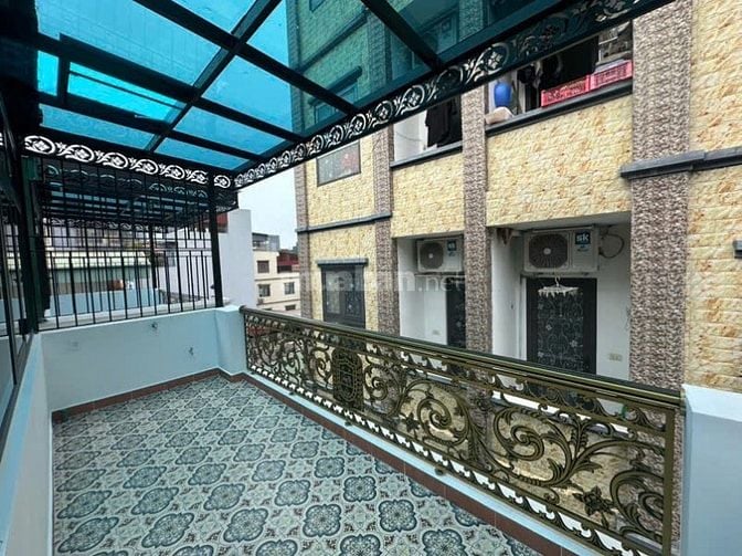 **Bán nhà lô góc Cầu Giấy – 71 m² – Giá 15.6 tỷ – Ô tô đỗ cửa, 