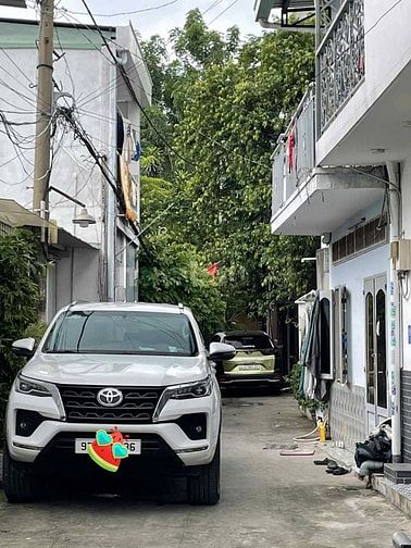 Lê Văn Chí - Thủ Đức, HXH, 65m2, 4 tầng, giảm còn 5.9tỷ ( Còn TL)