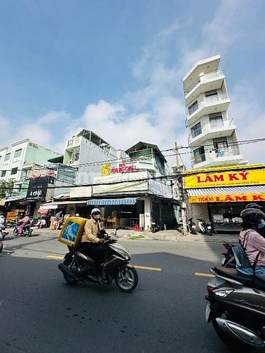 Góc 2 mặt tiền Lê Quang Định 5m nở hậu 8.5m dài 18m 2 lầu chỉ 22 tỷ