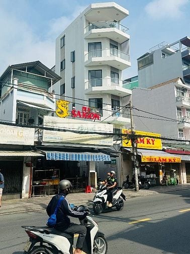 Góc 2 mặt tiền Lê Quang Định 5m nở hậu 8.5m dài 18m 2 lầu chỉ 22 tỷ