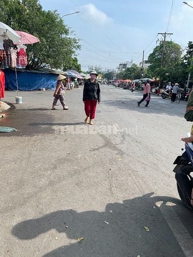 MT ,CHỢ PHÚ THUẬN ,Q7 - dt- 5x20 trệt 3 lầu sân thượng ,