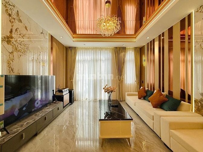 SIÊU PHẨM NHÀ CÓ THANG MÁY Ở GV