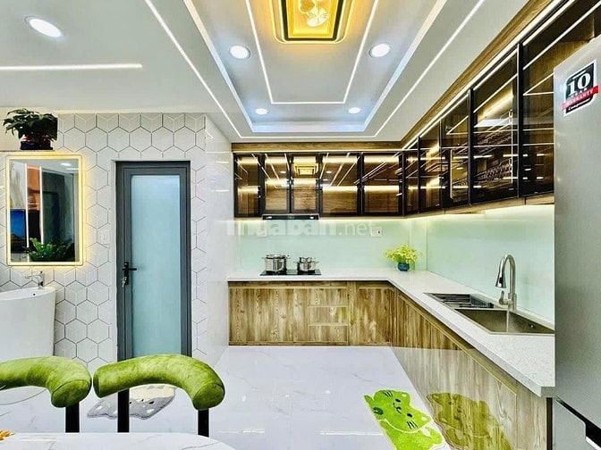 Bán nhà ngay Lê Đức Thọ, Gò Vấp. Giá: 2 tỷ 400tr/ 70m2 sổ hồng riêng