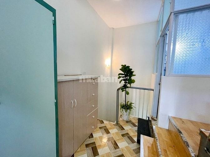 Bán nhà Phường 1, Quận Bình Thạnh Lê Văn Duyệt 4 tầng trệt 2 lầu ST.