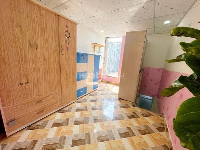 Bán nhà Phường 1, Quận Bình Thạnh Lê Văn Duyệt 4 tầng trệt 2 lầu ST.