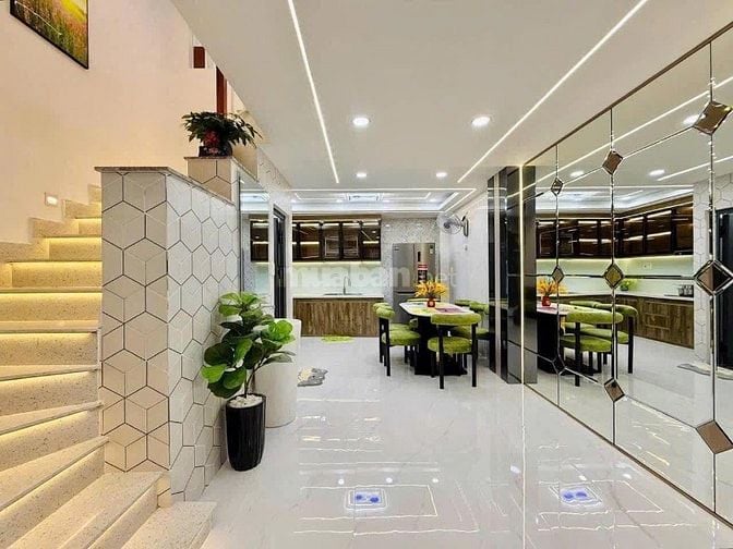 Bán nhà ngay Lê Đức Thọ, Gò Vấp. Giá: 2 tỷ 400tr/ 70m2 sổ hồng riêng