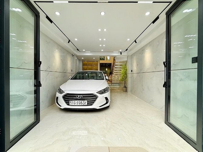 SIÊU PHẨM NHÀ CÓ THANG MÁY Ở GV