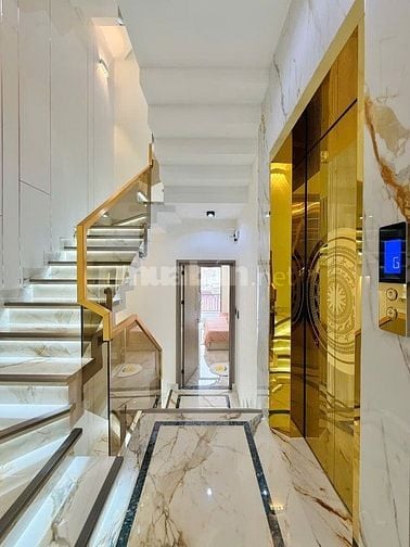 SIÊU PHẨM NHÀ CÓ THANG MÁY Ở GV