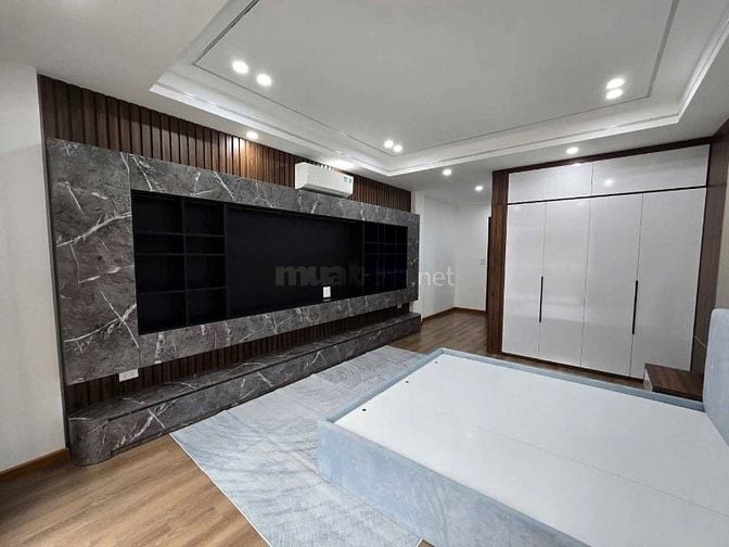 BÁN NHÀ MỚI 5TẦNG PHỐ NGỌC LÂM - ĐẦU TƯ - VỊ TRÍ TRUNG TÂM - 7.2 TỶ