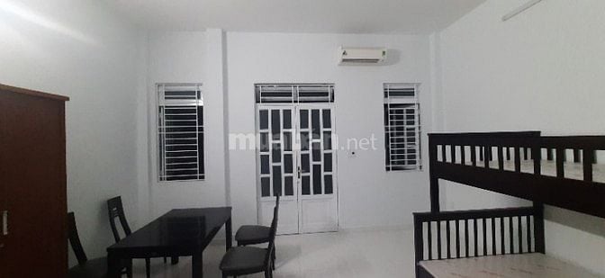 Phòng ban công cho thuê HXH, hẻm 45 Nguyễn Văn Đậu, P.6, q. Bình Thạnh