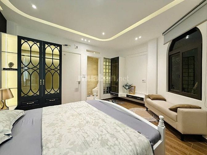 SIÊU PHẨM NHÀ CỰC KỲ ĐẸP, CÓ THANG MÁY 450kg ĐƯỜNG 8M Ô TÔ XE TẢI 