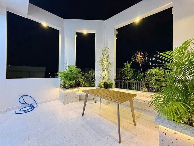 SIÊU PHẨM NHÀ CỰC KỲ ĐẸP, CÓ THANG MÁY 450kg ĐƯỜNG 8M Ô TÔ XE TẢI 